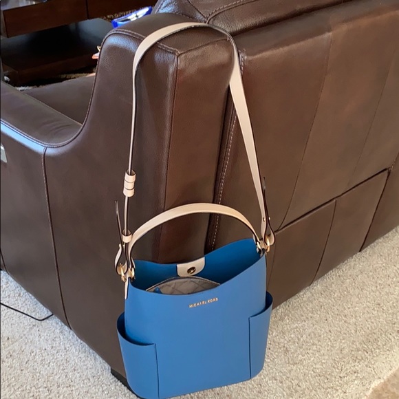 Brand new Micheal Kors handbag - Picture 12 of 15